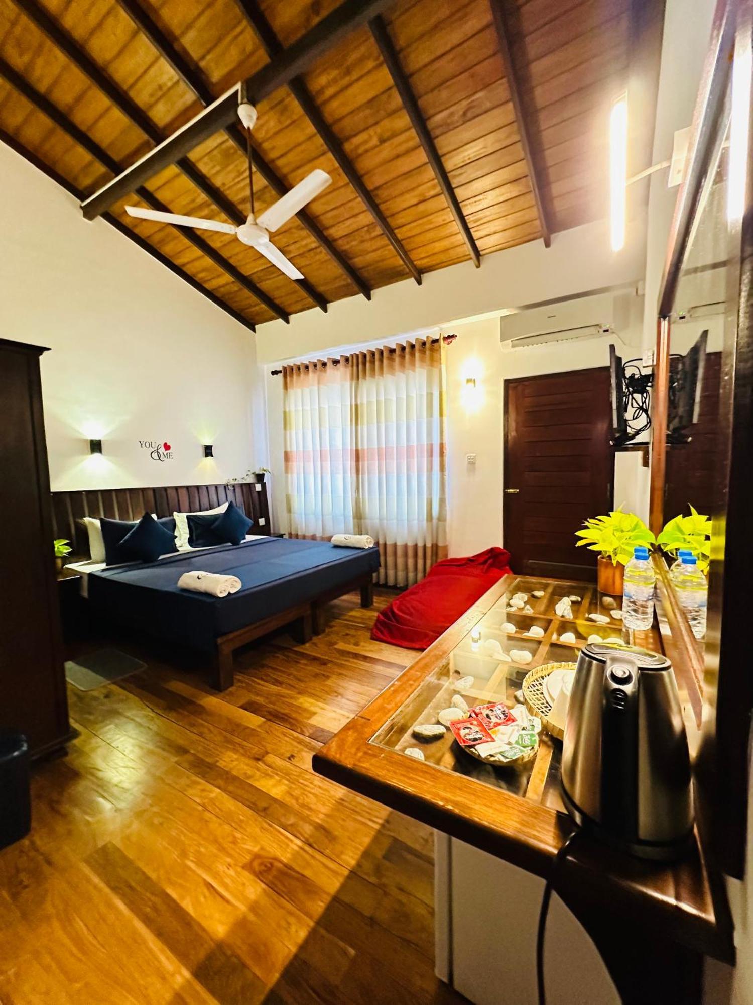 Cozy Sea View Inn Hikkaduwa Ngoại thất bức ảnh