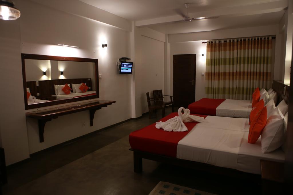Cozy Sea View Inn Hikkaduwa Ngoại thất bức ảnh
