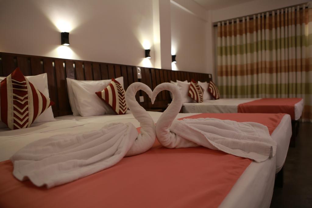 Cozy Sea View Inn Hikkaduwa Ngoại thất bức ảnh