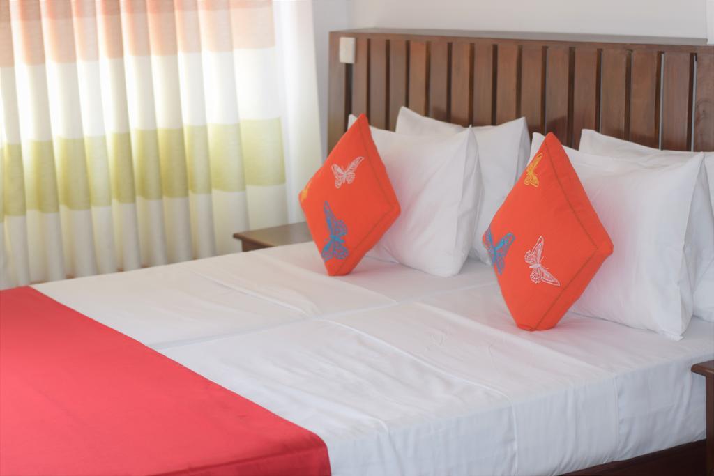 Cozy Sea View Inn Hikkaduwa Ngoại thất bức ảnh